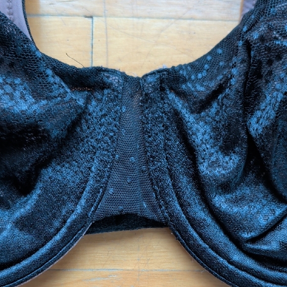 Wacoal Shimmering Black Underwire Bra - Picture 6 of 11